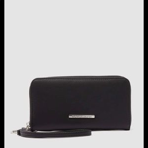 BCBG GENERATION WALLET